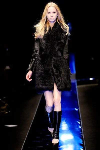 Look 17